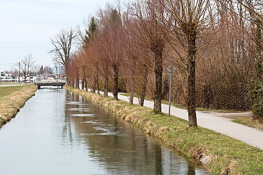 Almkanal Eweht, CC BY-SA 4.0 <https://creativecommons.org/licenses/by-sa/4.0>, via Wikimedia Commons