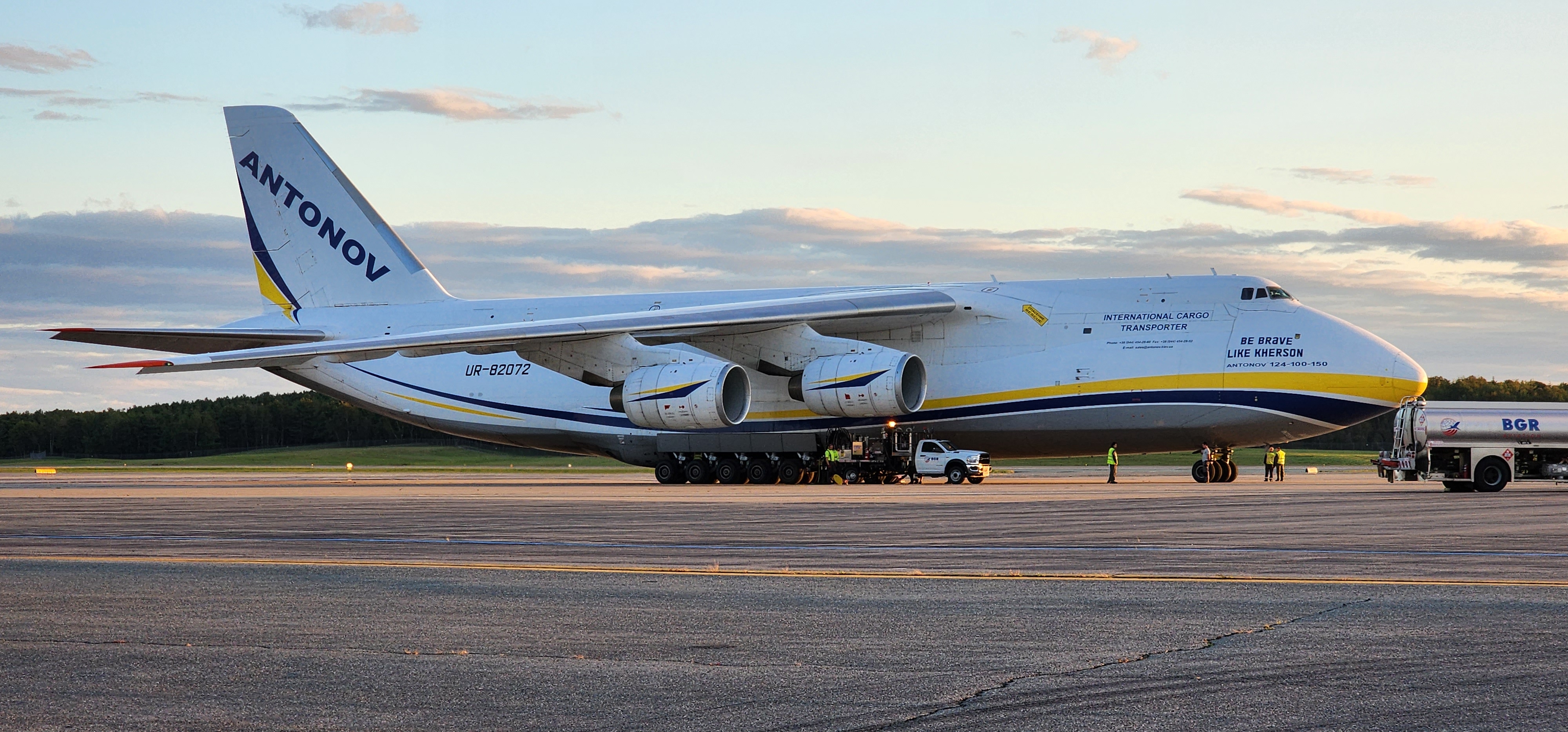 Antonov AN124 Side
